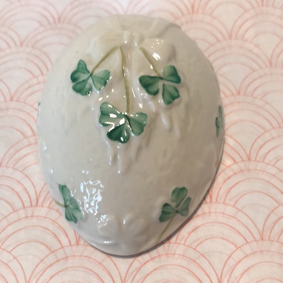 Belleek Shamrock Egg Mint condition - Picture 4 of 12